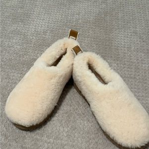 UGG CLASSIC COZY BOOTIE NATURAL WOMENS SLIPPERS